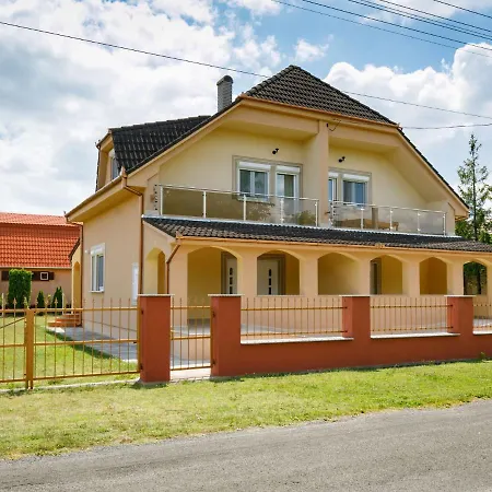 Daisy 1 By Interhome *