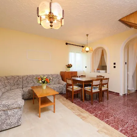 Apartment Daisy 1 By Interhome