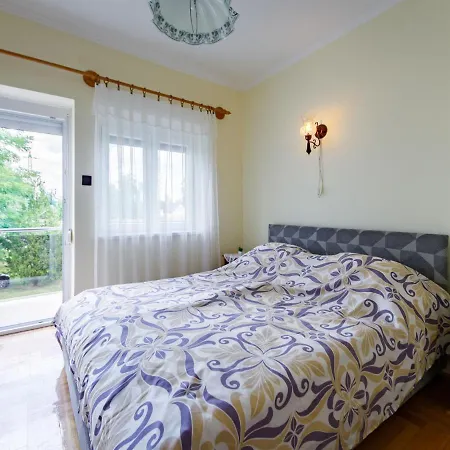Daisy 1 By Interhome Apartment