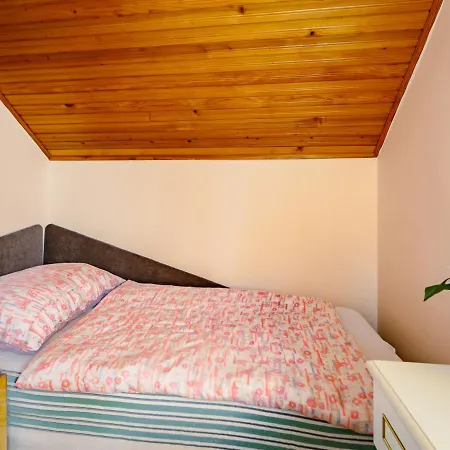 Daisy 1 By Interhome *