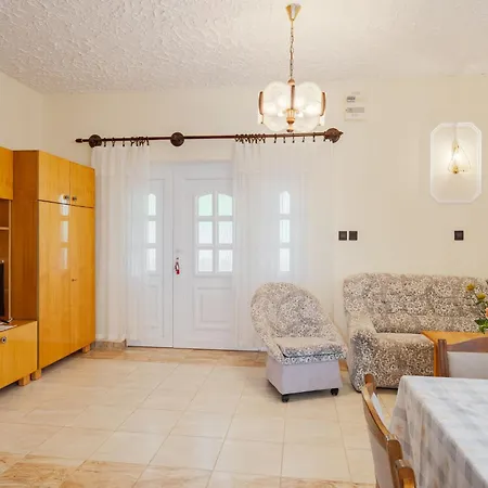 Apartment Daisy 1 By Interhome Balatonmariafurdo