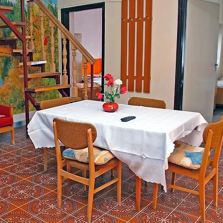 Apartment Daisy 1 By Interhome