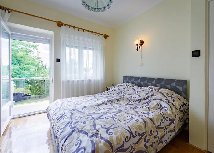 Daisy 1 By Interhome Appartement