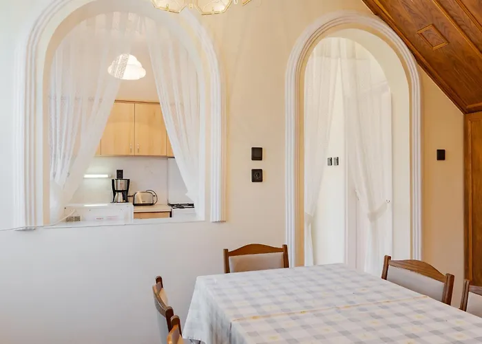 Daisy 1 By Interhome