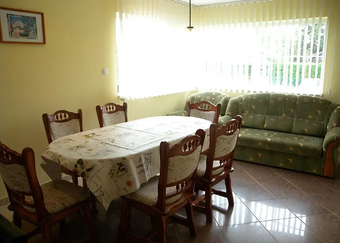 Daisy 1 By Interhome *